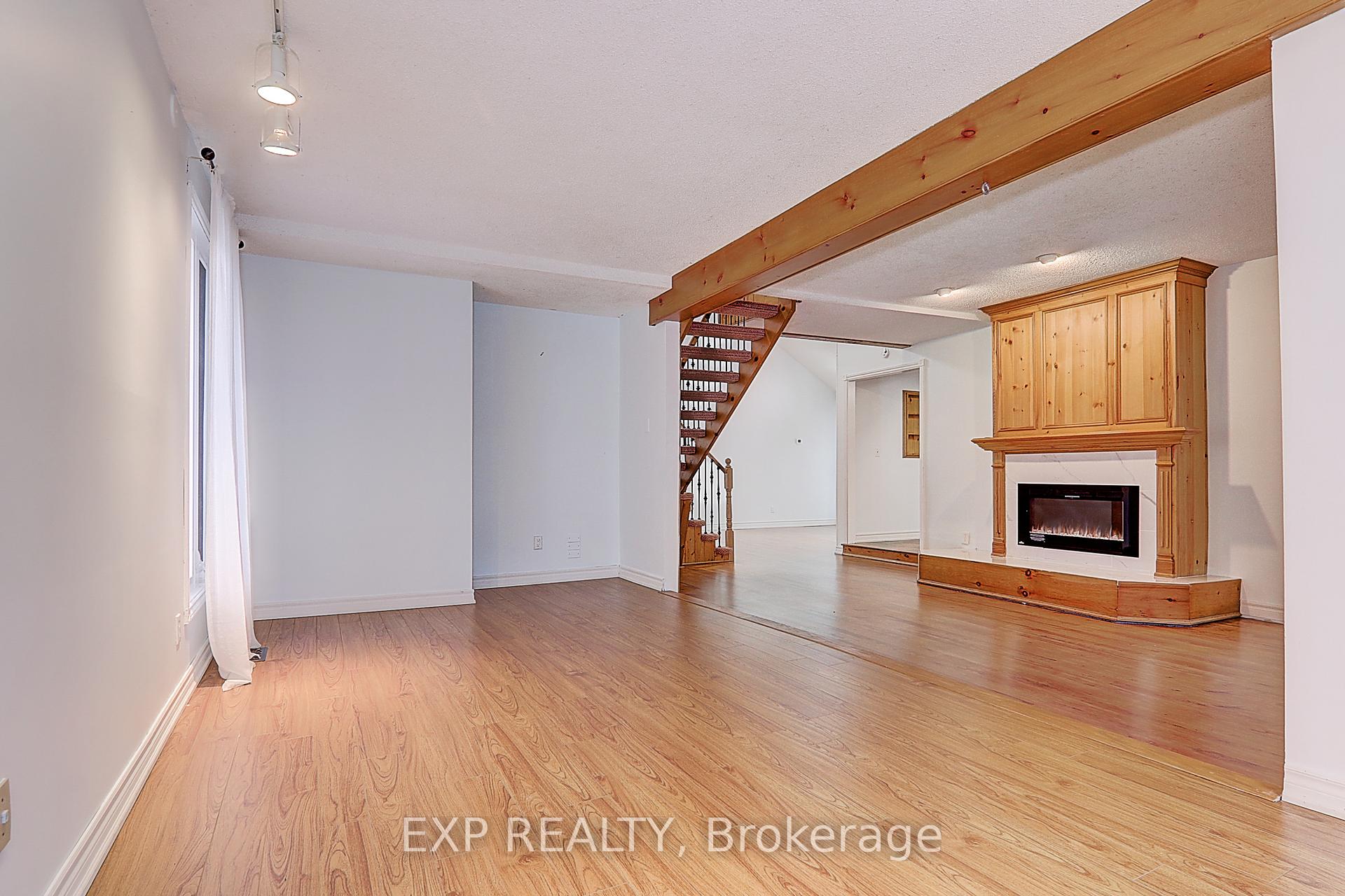 Photo 14 of 433 Lake Drive E, Georgina, Historic Lakeshore Communities — HOMEH