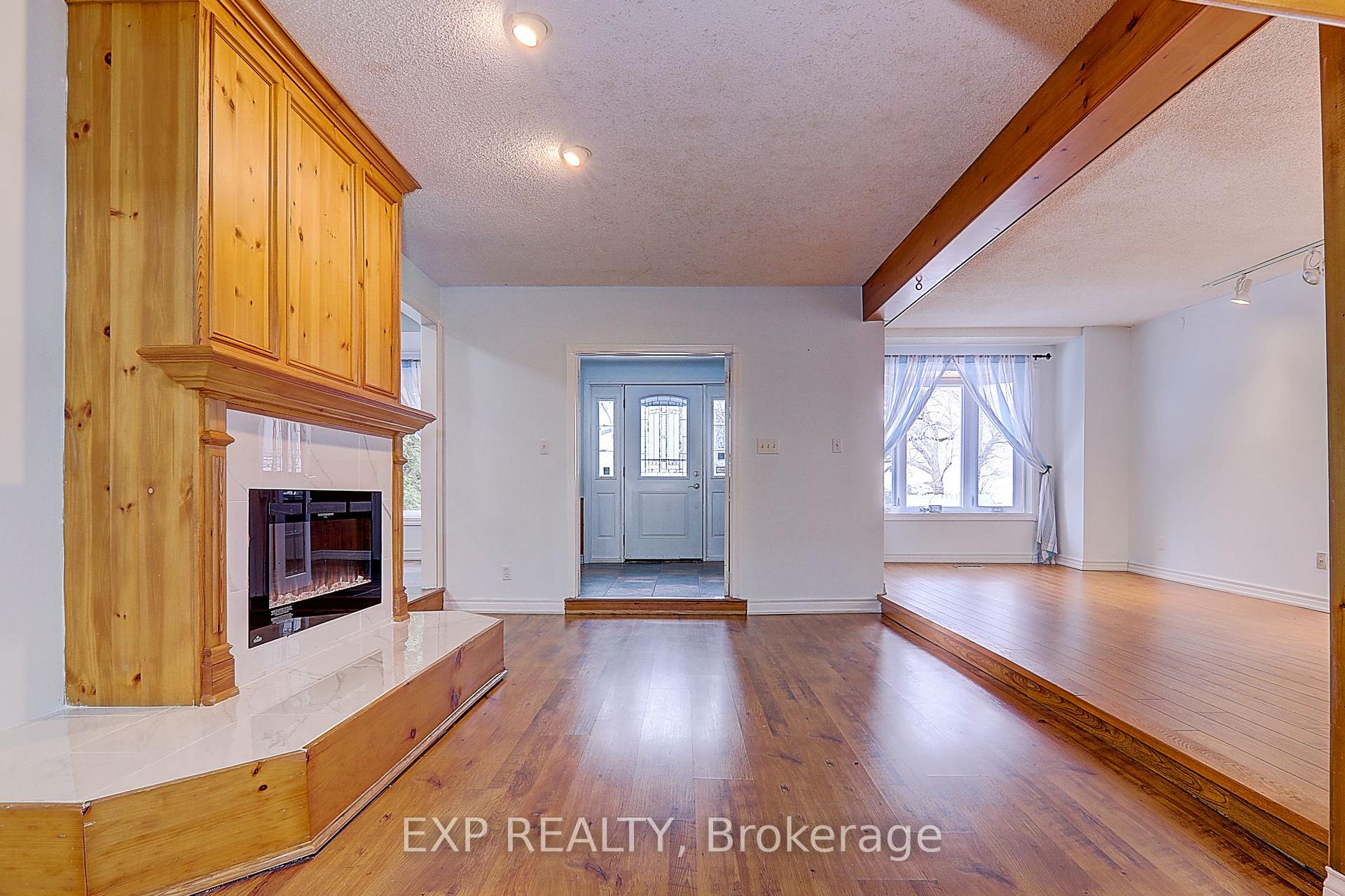 Photo 15 of 433 Lake Drive E, Georgina, Historic Lakeshore Communities — HOMEH
