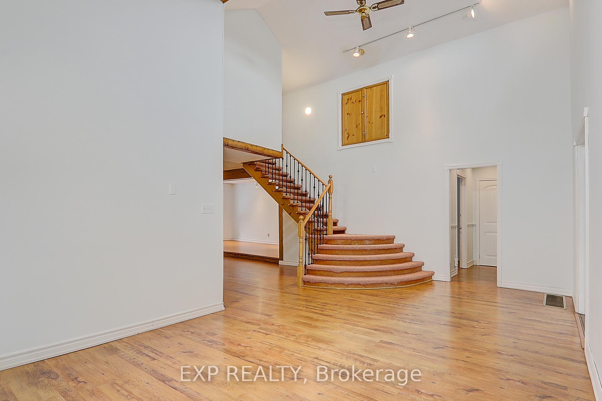 Photo 19 of 433 Lake Drive E, Georgina, Historic Lakeshore Communities — HOMEH