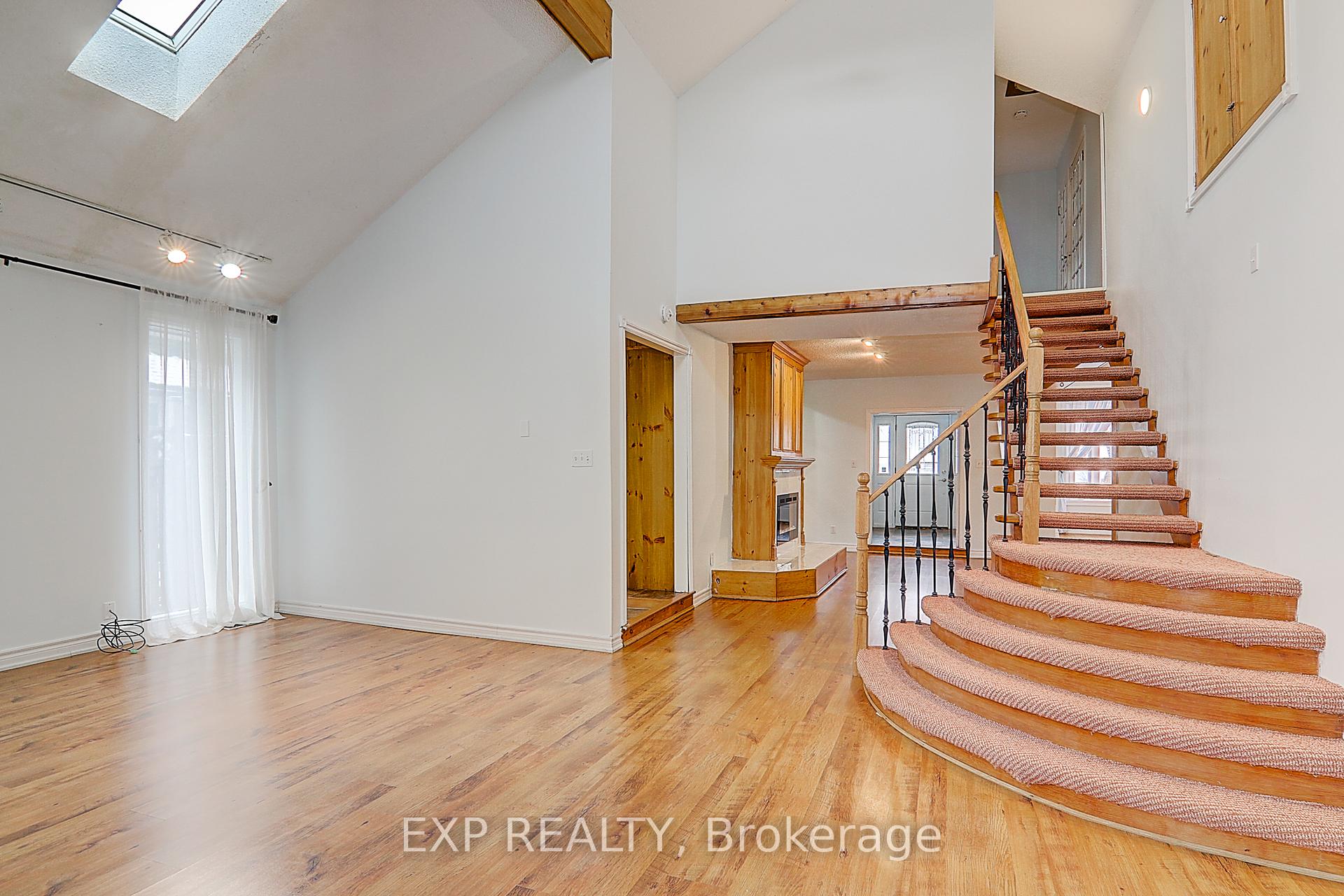Photo 20 of 433 Lake Drive E, Georgina, Historic Lakeshore Communities — HOMEH