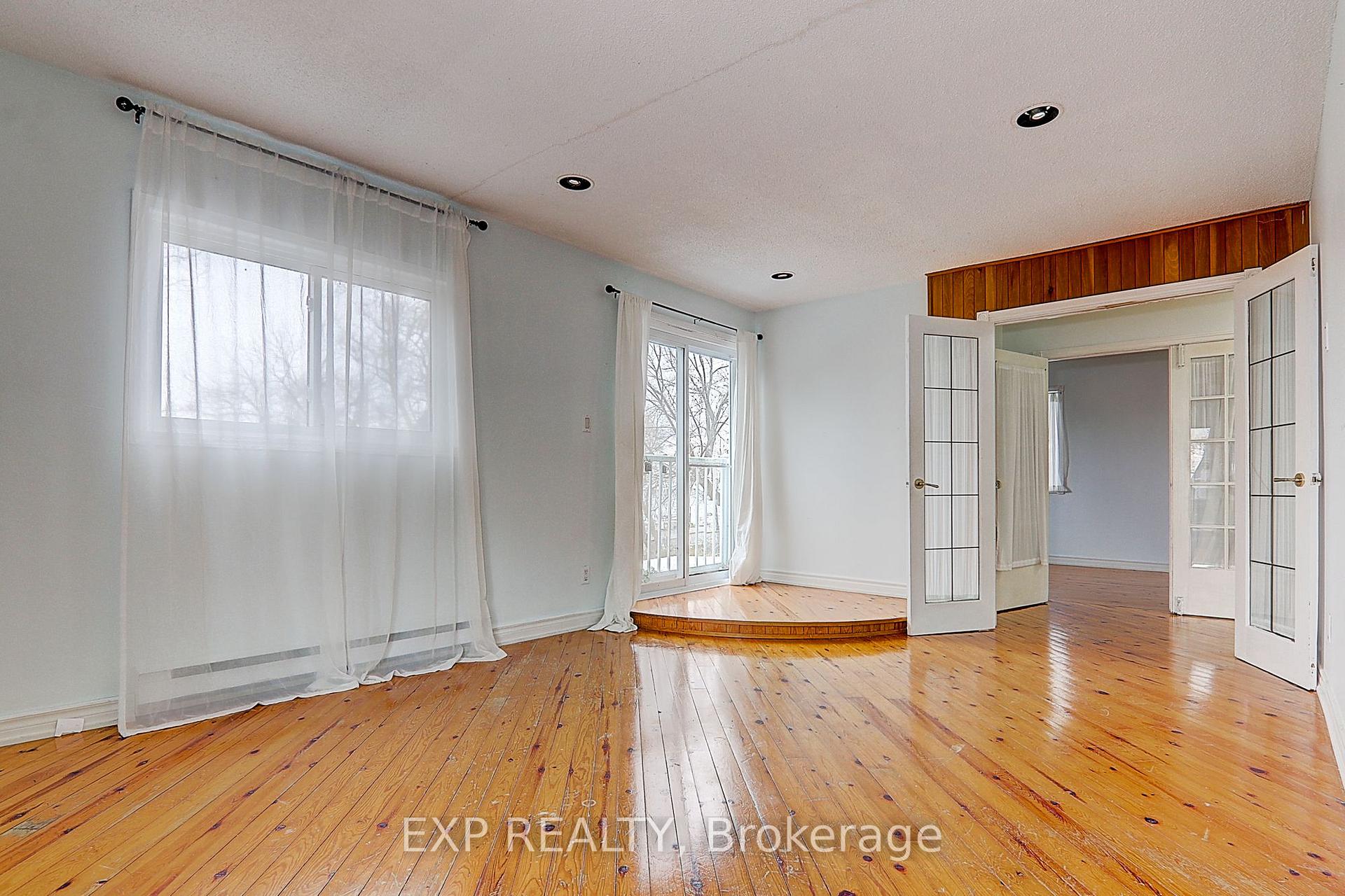 Photo 24 of 433 Lake Drive E, Georgina, Historic Lakeshore Communities — HOMEH