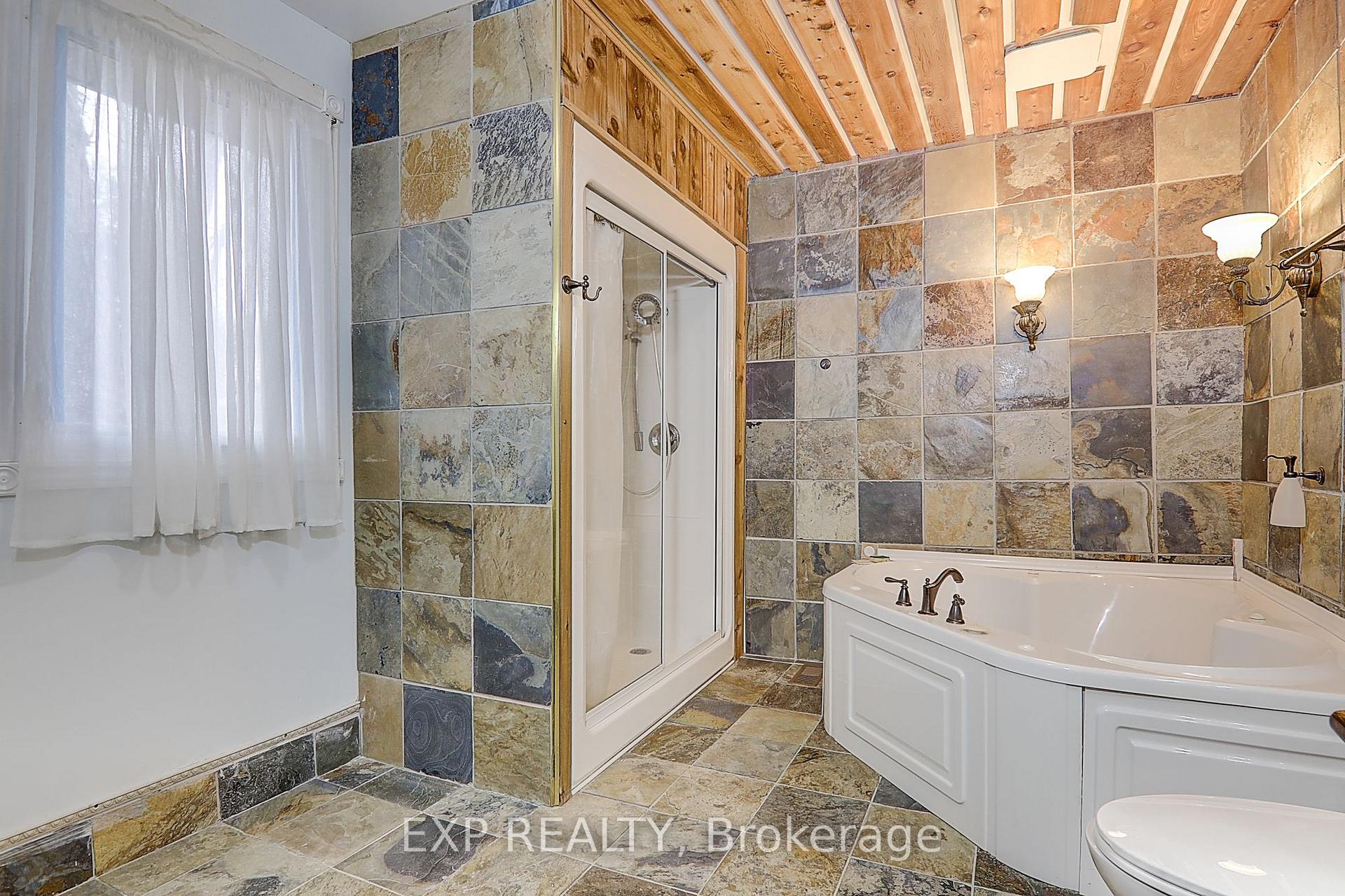 Photo 26 of 433 Lake Drive E, Georgina, Historic Lakeshore Communities — HOMEH