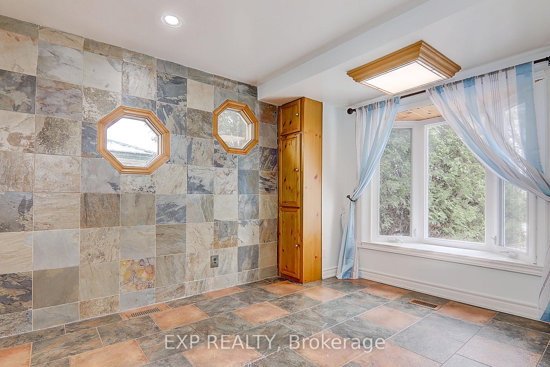 Photo 28 of 433 Lake Drive E, Georgina, Historic Lakeshore Communities — HOMEH