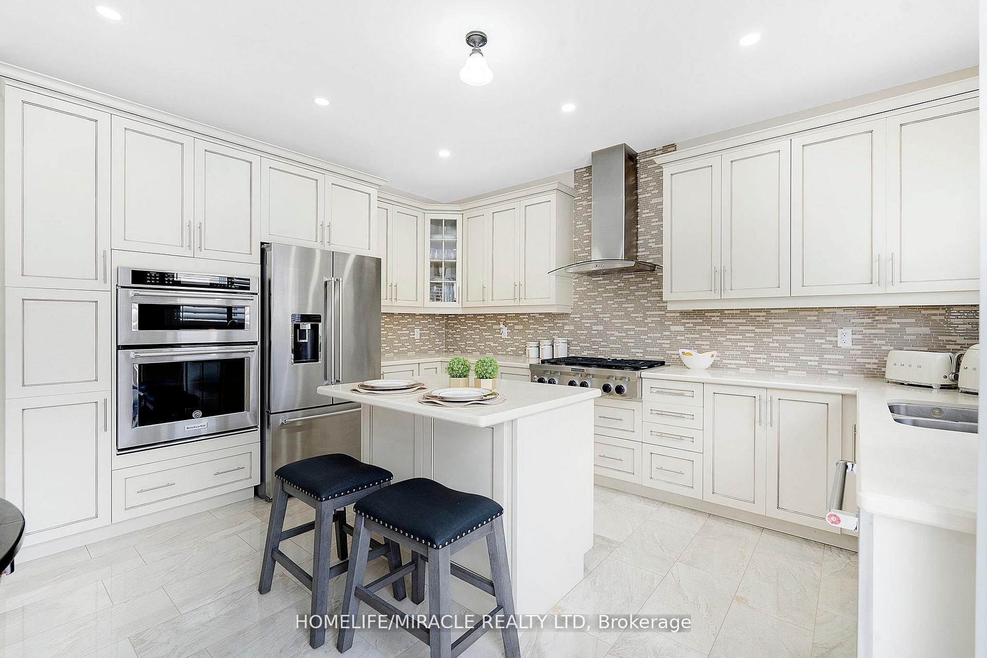 Photo 62 of 10 Dalecrest Road, Brampton, Credit Valley — HOMEH