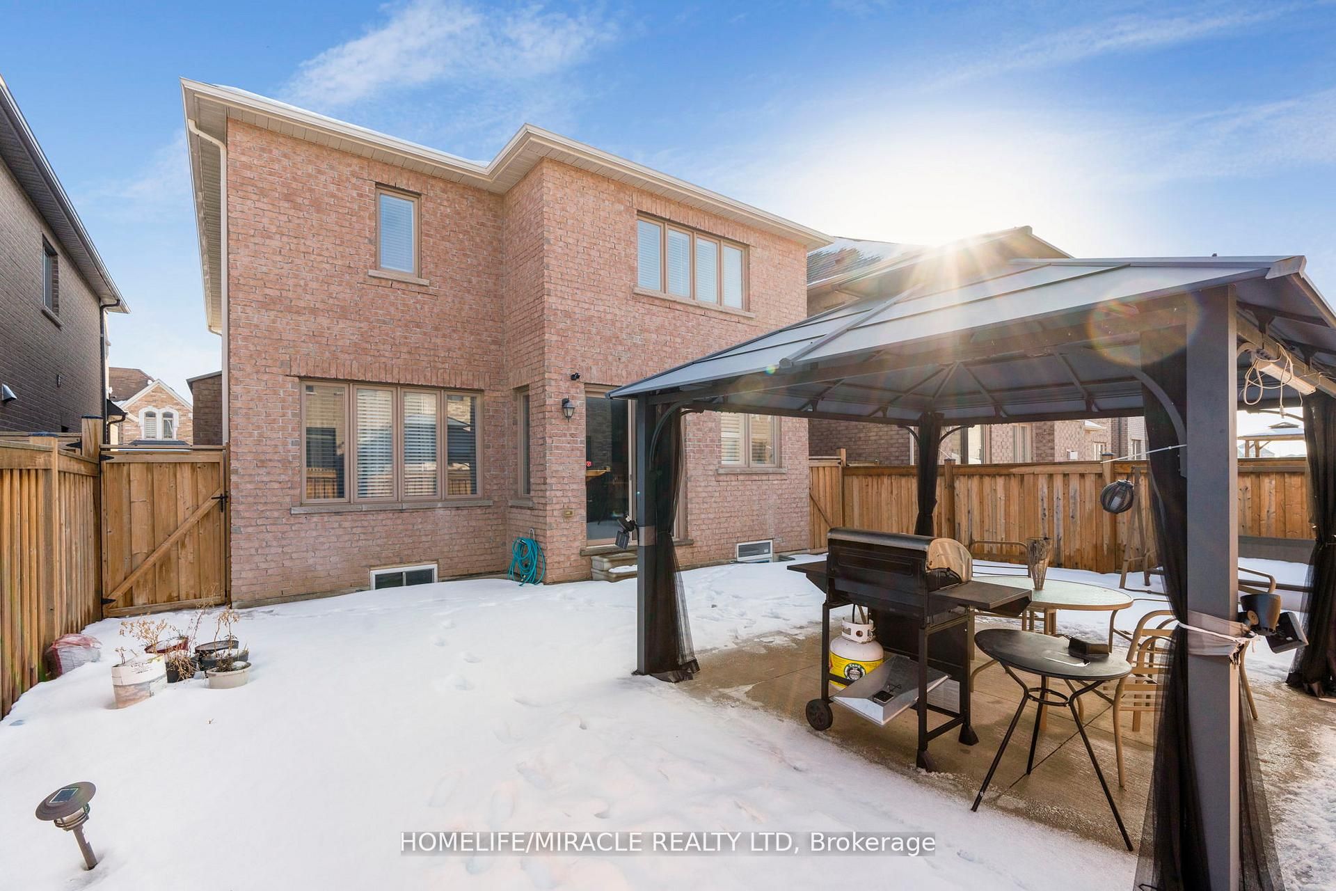 Photo 90 of 10 Dalecrest Road, Brampton, Credit Valley — HOMEH