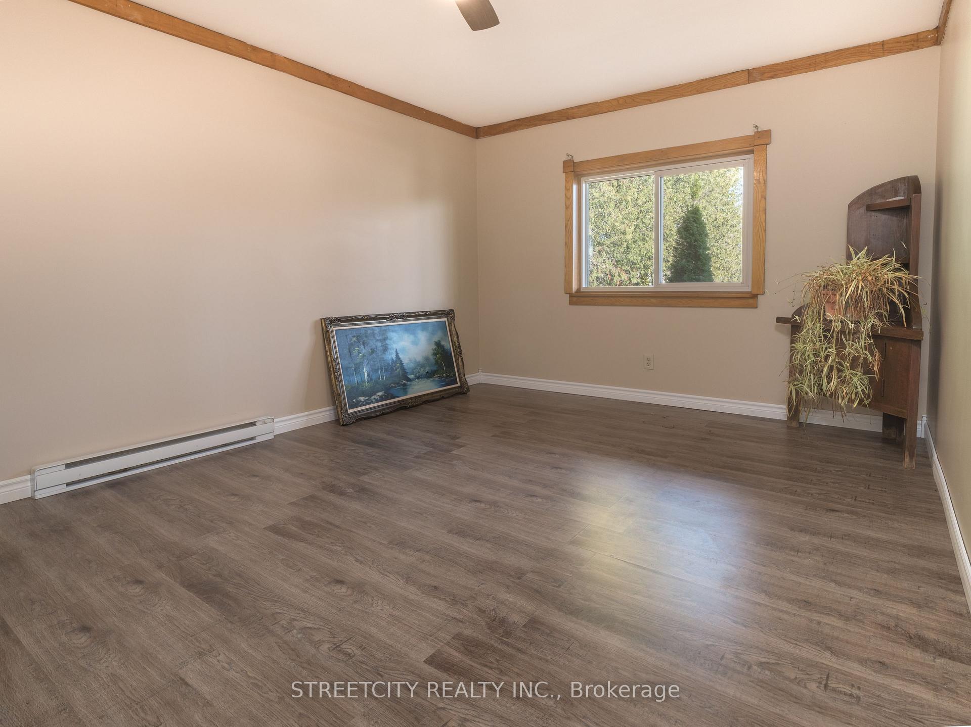 Photo 7 of 35 Ellen Street S, Bluewater, Stanley — HOMEH