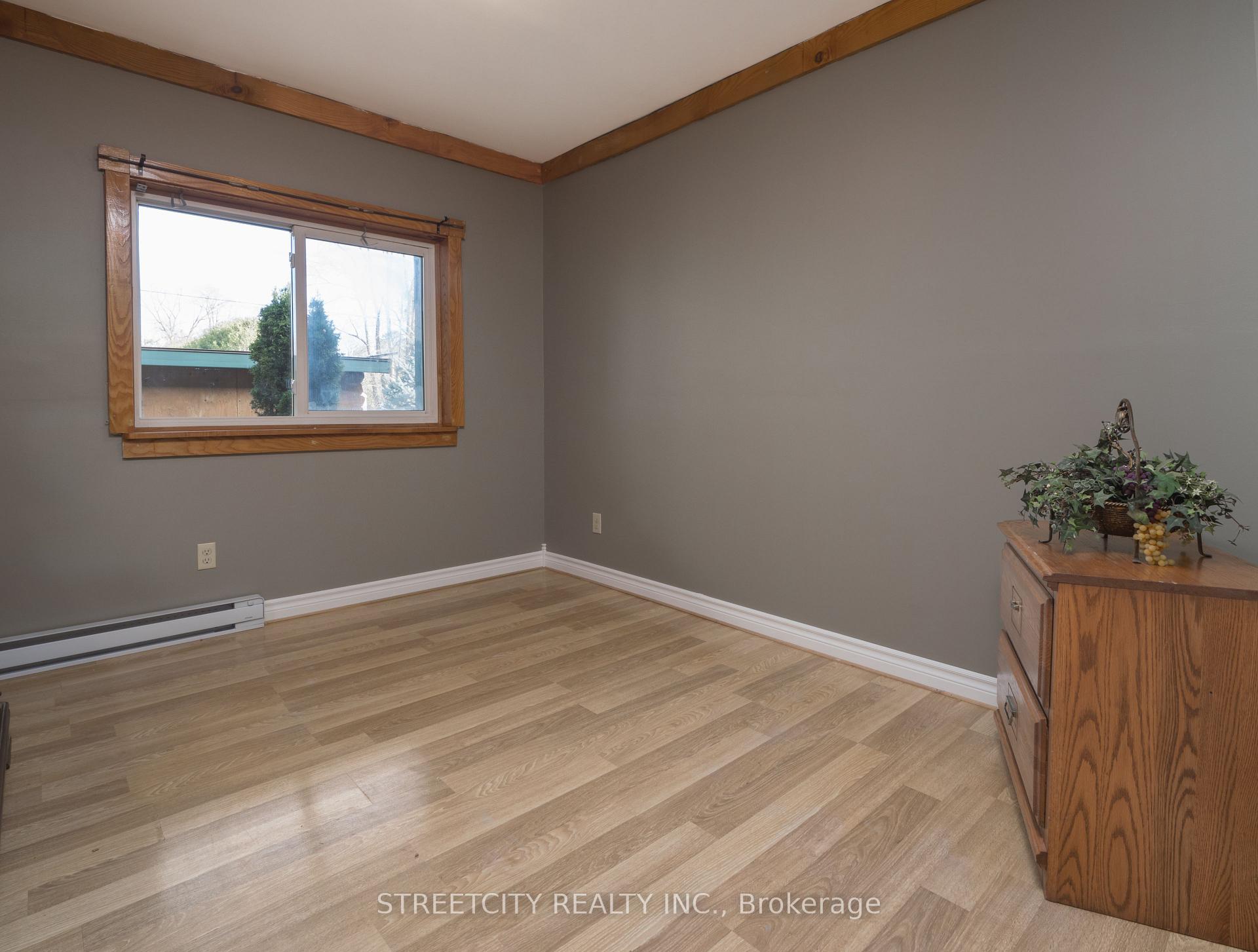 Photo 8 of 35 Ellen Street S, Bluewater, Stanley — HOMEH