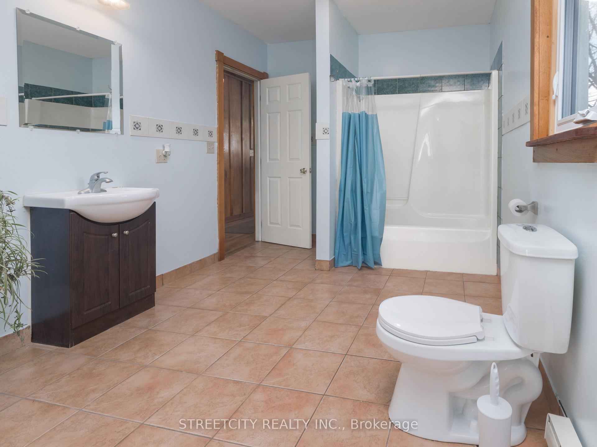 Photo 16 of 35 Ellen Street S, Bluewater, Stanley — HOMEH