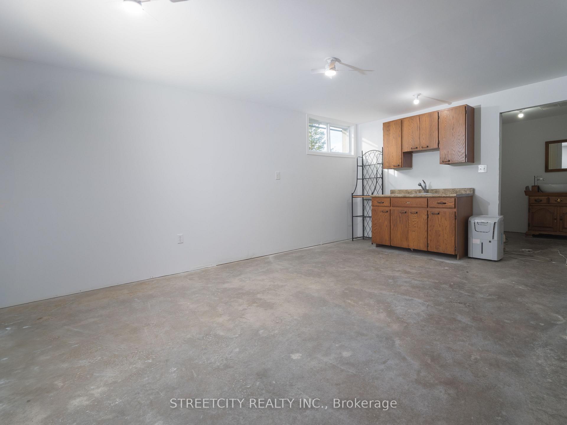 Photo 14 of 35 Ellen Street S, Bluewater, Stanley — HOMEH