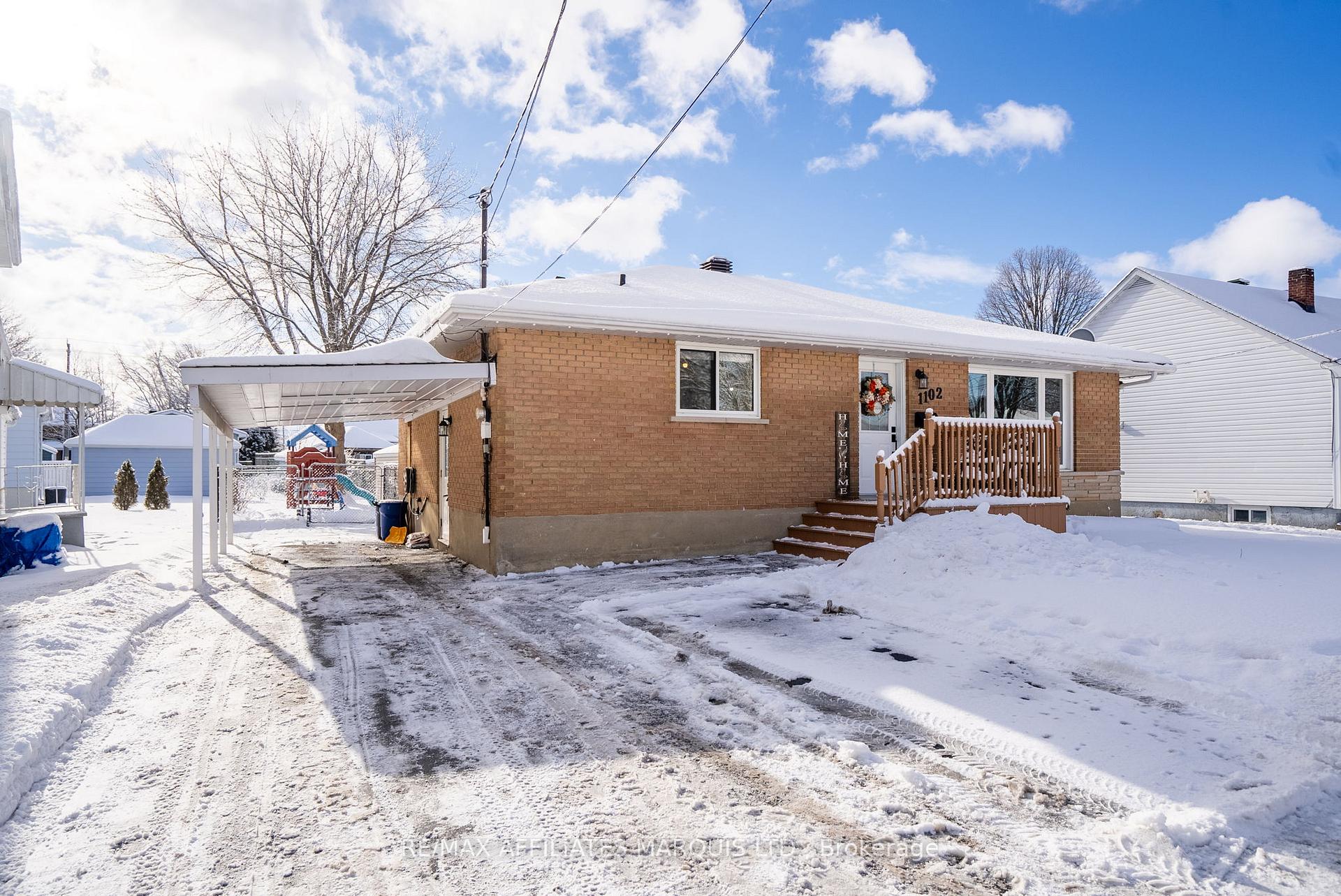 Photo 1 of 1102 Osborne Avenue, Cornwall — HOMEH