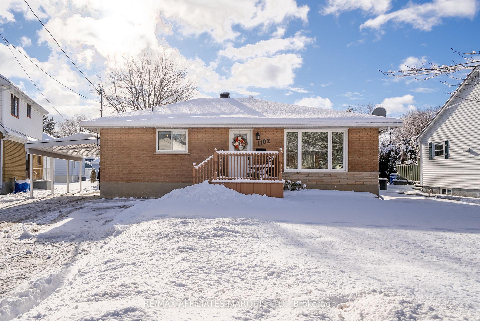 Photo 2 of 1102 Osborne Avenue, Cornwall — HOMEH