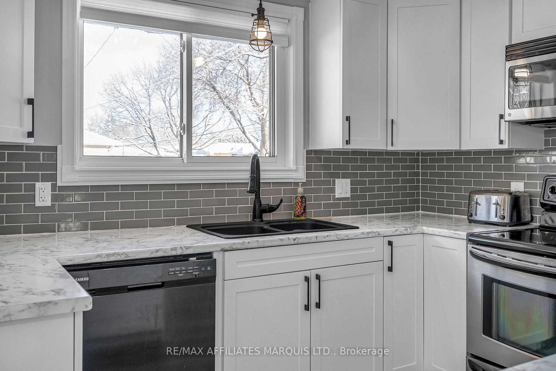 Photo 10 of 1102 Osborne Avenue, Cornwall — HOMEH
