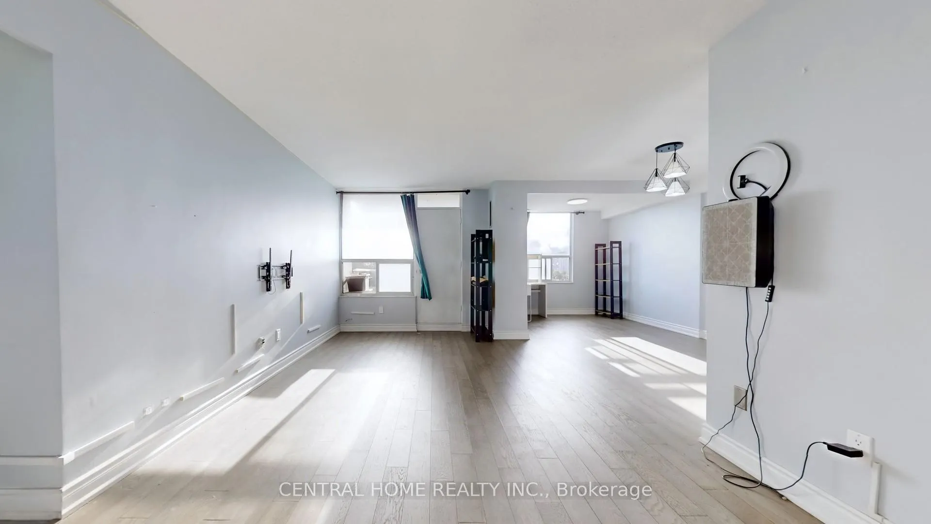 Photo 1 of Unit 715, 5 Shady Golfway, Toronto, Flemingdon Park — HOMEH