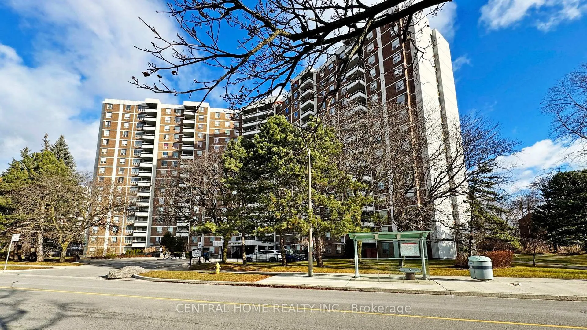 Photo 3 of Unit 715, 5 Shady Golfway, Toronto, Flemingdon Park — HOMEH