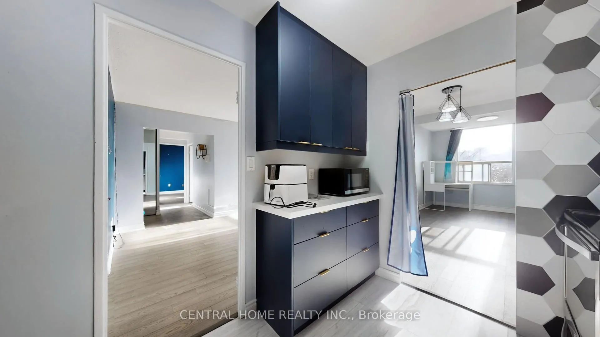 Photo 5 of Unit 715, 5 Shady Golfway, Toronto, Flemingdon Park — HOMEH