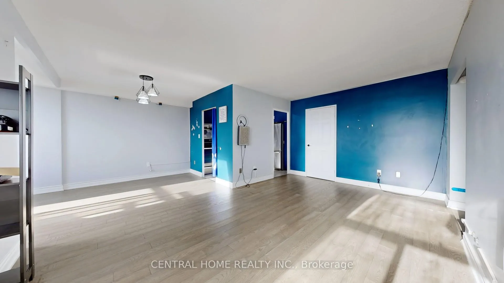 Photo 6 of Unit 715, 5 Shady Golfway, Toronto, Flemingdon Park — HOMEH