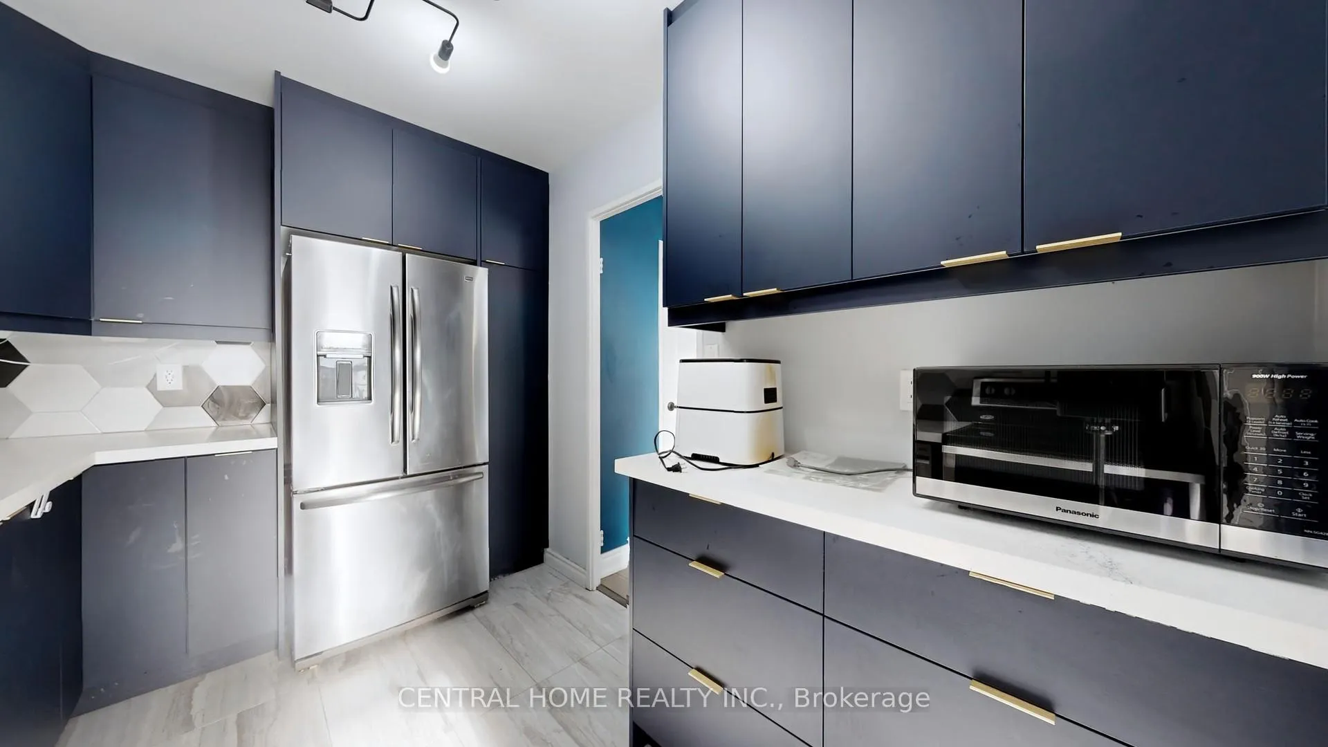 Photo 8 of Unit 715, 5 Shady Golfway, Toronto, Flemingdon Park — HOMEH