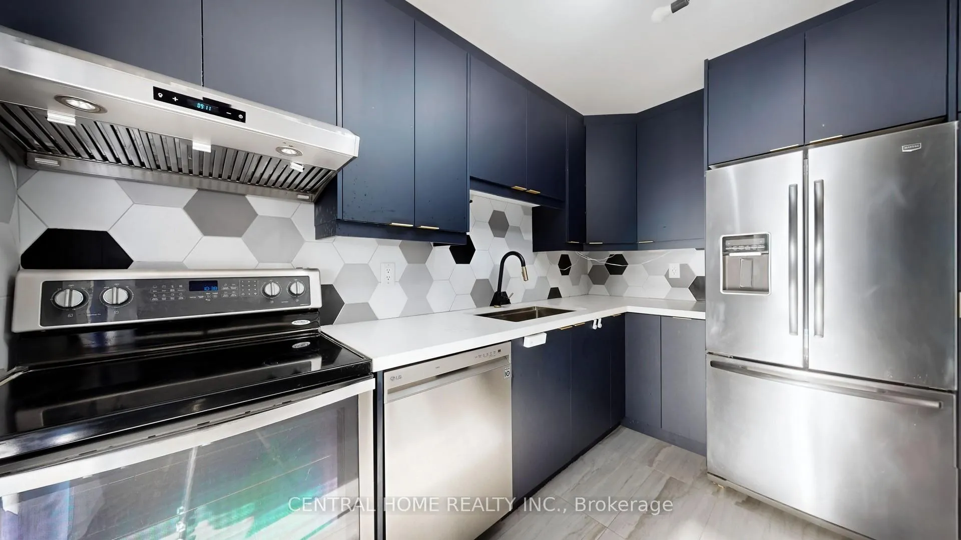 Photo 9 of Unit 715, 5 Shady Golfway, Toronto, Flemingdon Park — HOMEH
