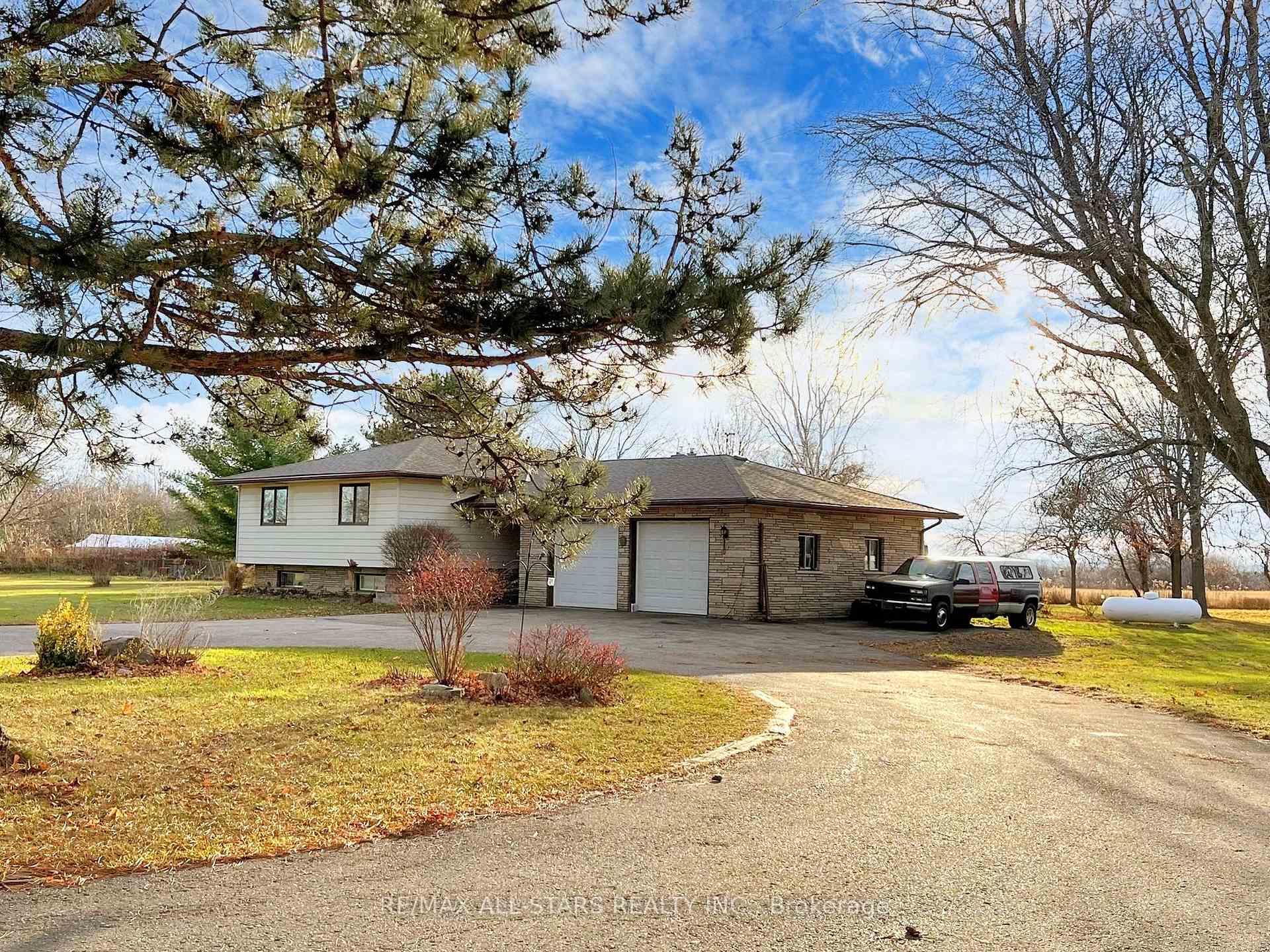 Photo 2 of 534 Varney Road, Georgina, Historic Lakeshore Communities — HOMEH