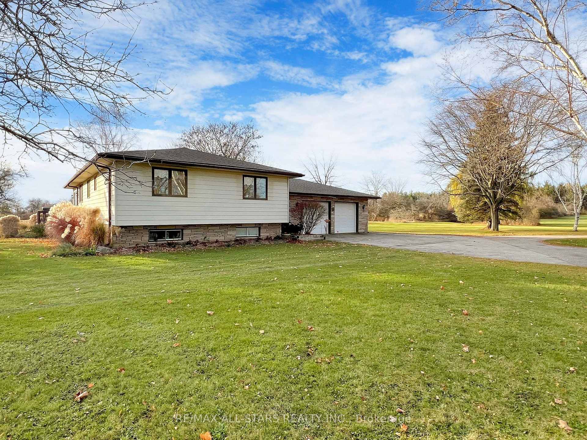 Photo 3 of 534 Varney Road, Georgina, Historic Lakeshore Communities — HOMEH