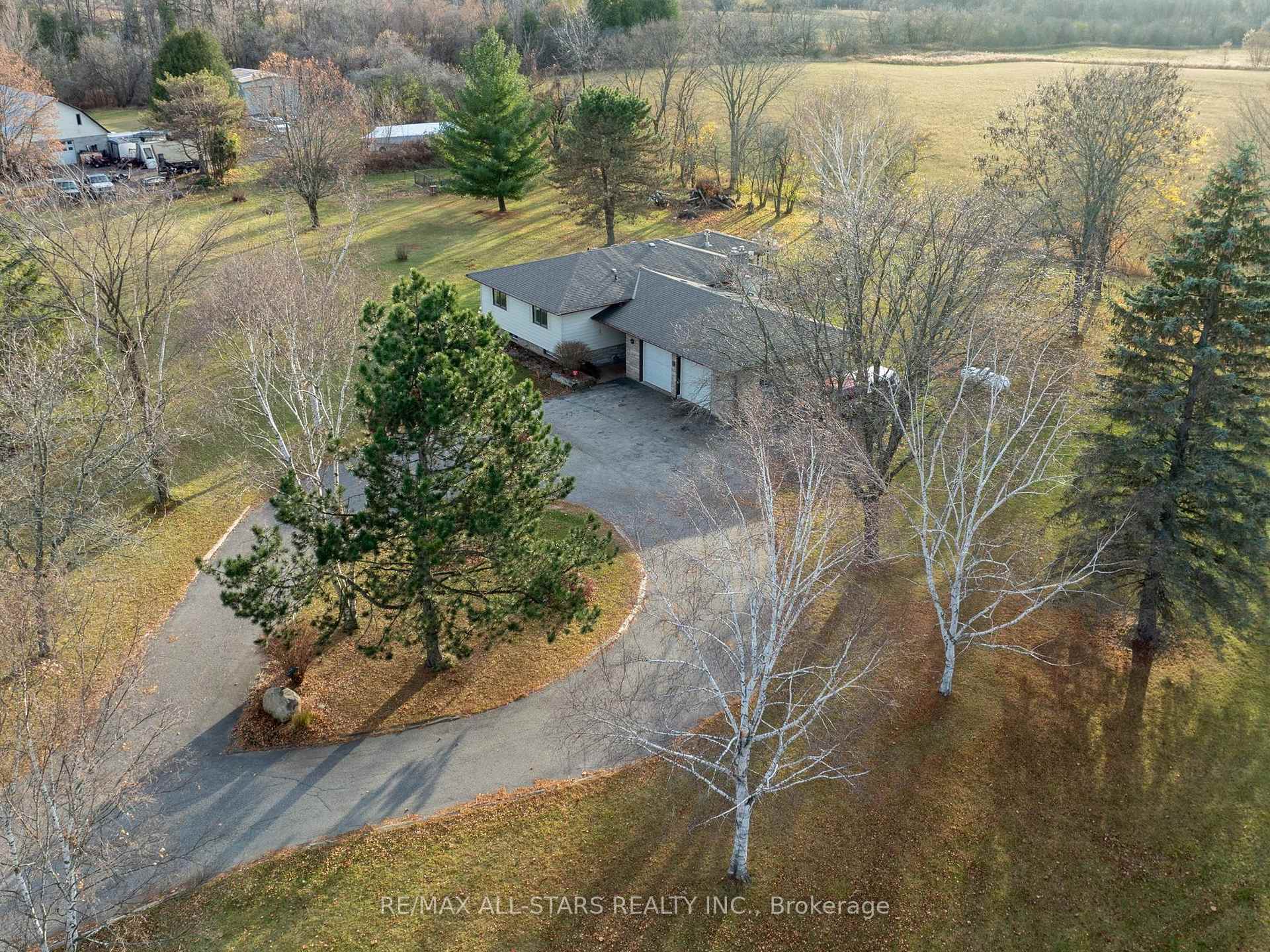 Photo 4 of 534 Varney Road, Georgina, Historic Lakeshore Communities — HOMEH