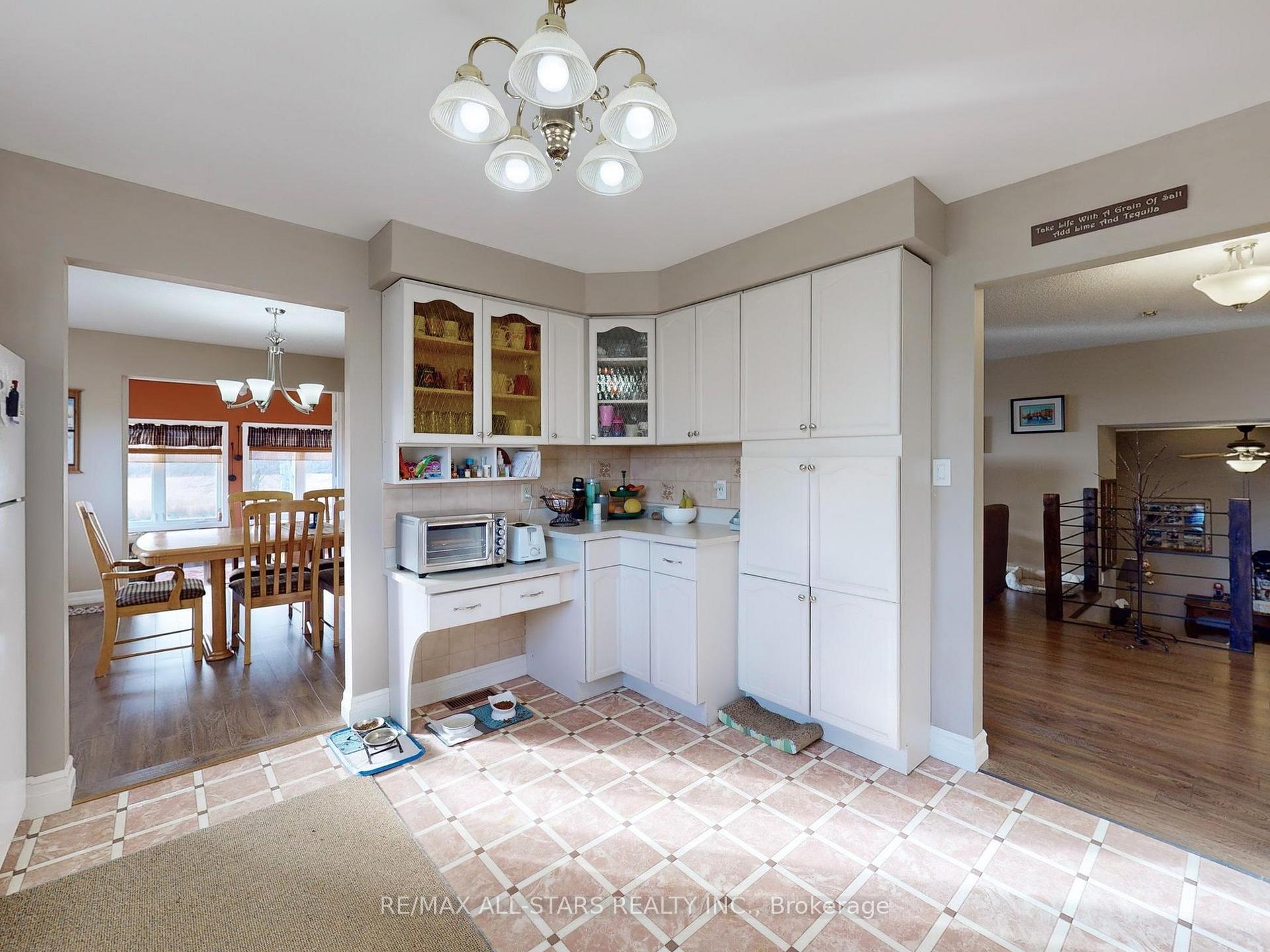 Photo 15 of 534 Varney Road, Georgina, Historic Lakeshore Communities — HOMEH