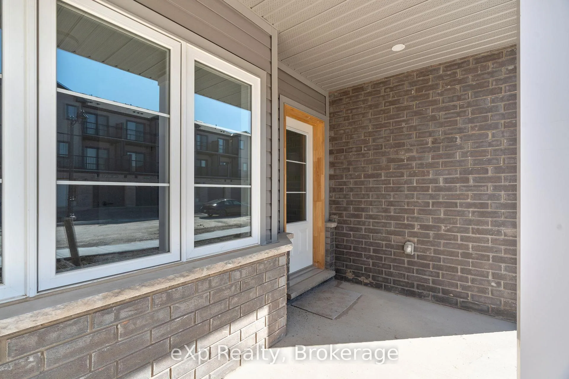 Photo 2 of 138 Tempera Street, Stratford — HOMEH