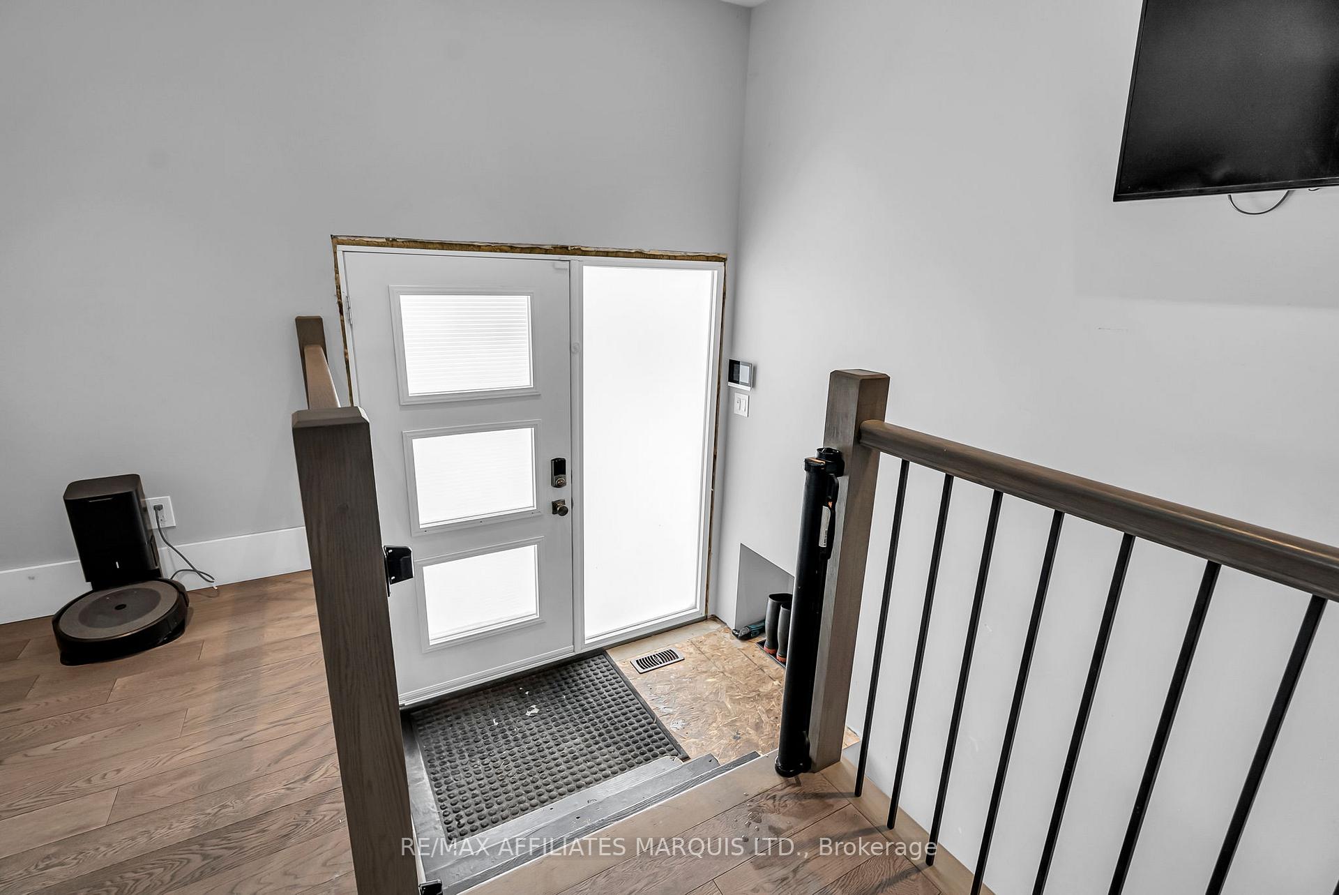 Photo 5 of 296 Meadowvale Crescent, Cornwall — HOMEH