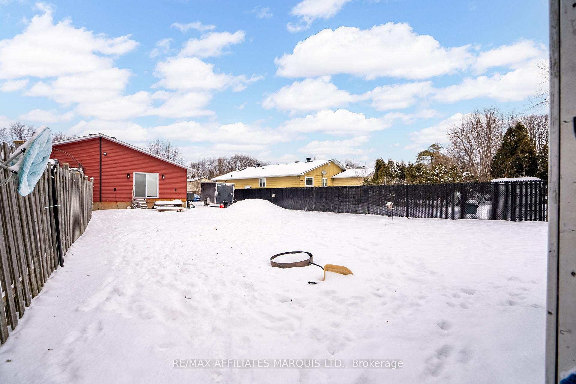 Photo 33 of 296 Meadowvale Crescent, Cornwall — HOMEH