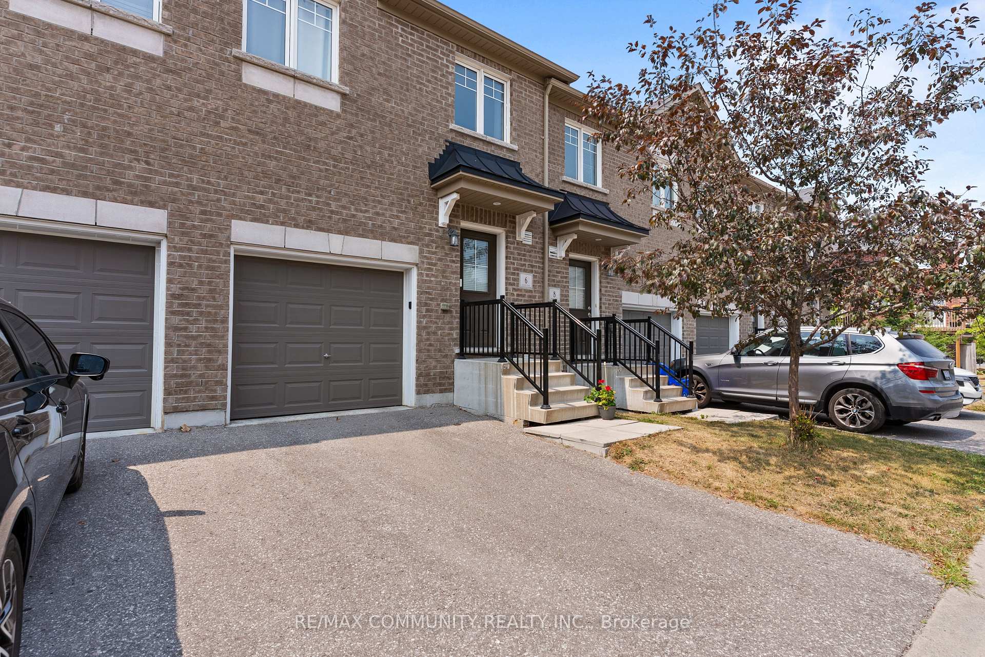 Front of 6 Ken Bromley Lane