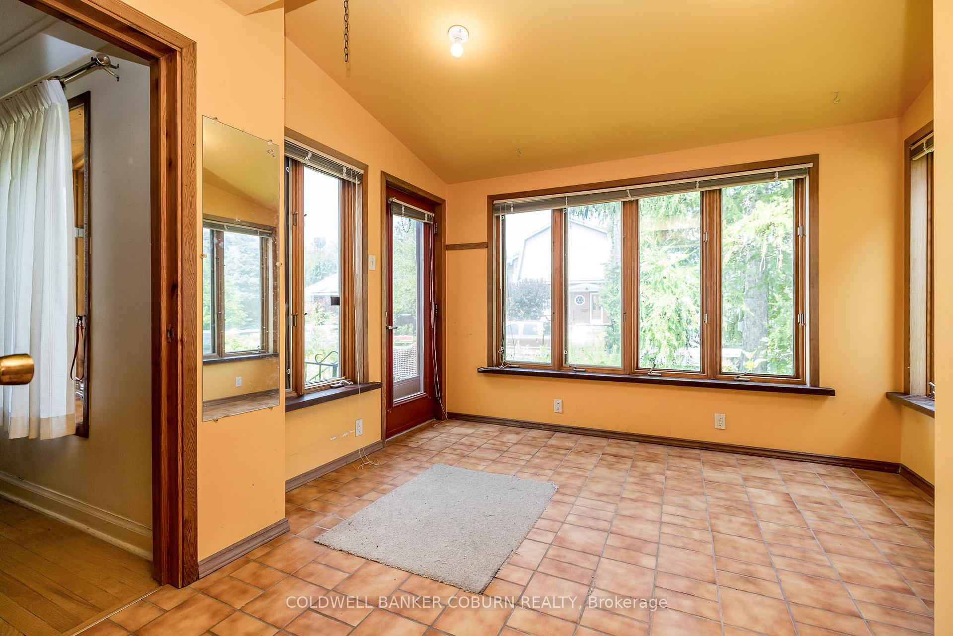 Photo 9 of 415 Lochaber Avenue, Ottawa, Westboro West — HOMEH