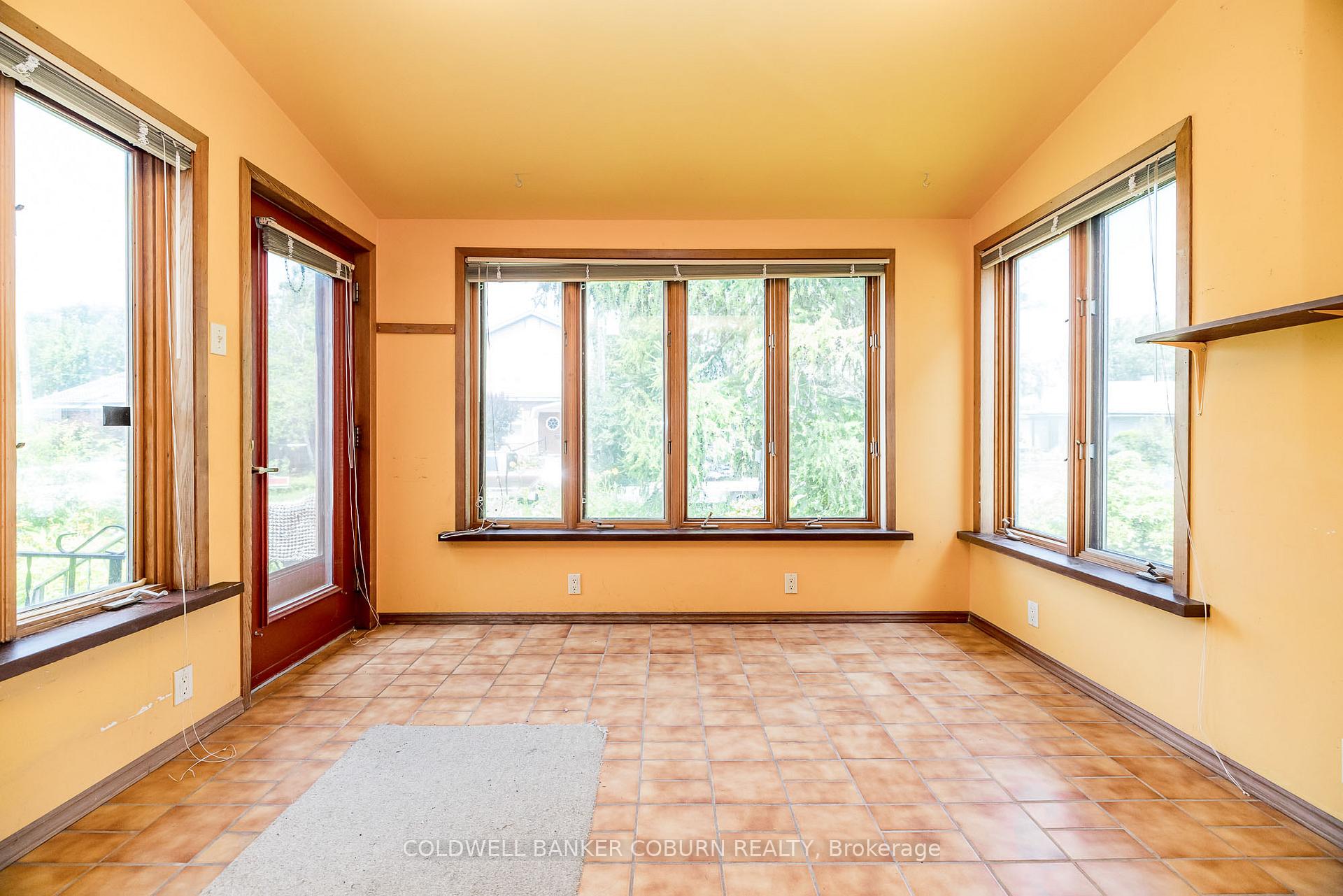 Photo 10 of 415 Lochaber Avenue, Ottawa, Westboro West — HOMEH
