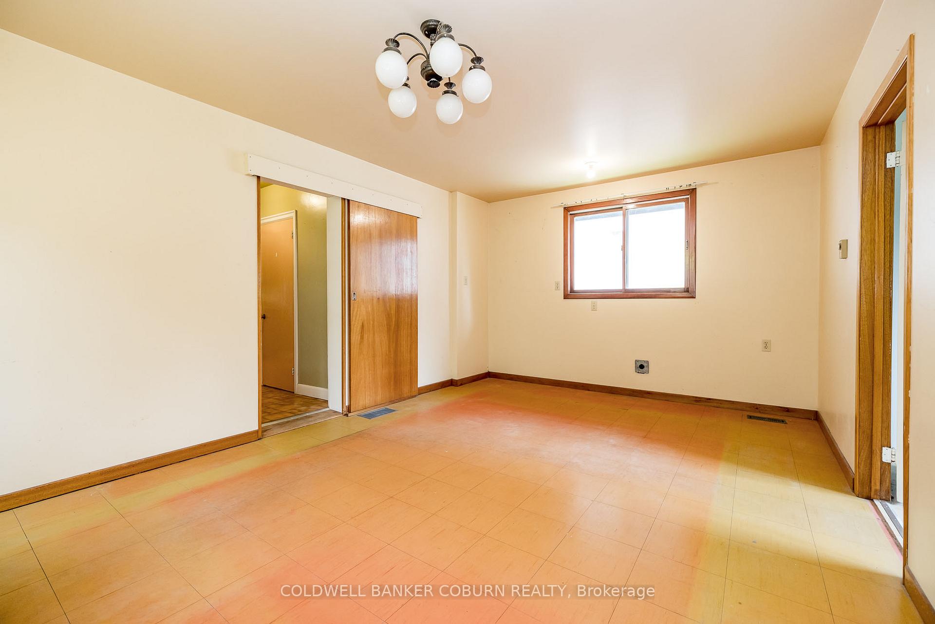 Photo 17 of 415 Lochaber Avenue, Ottawa, Westboro West — HOMEH