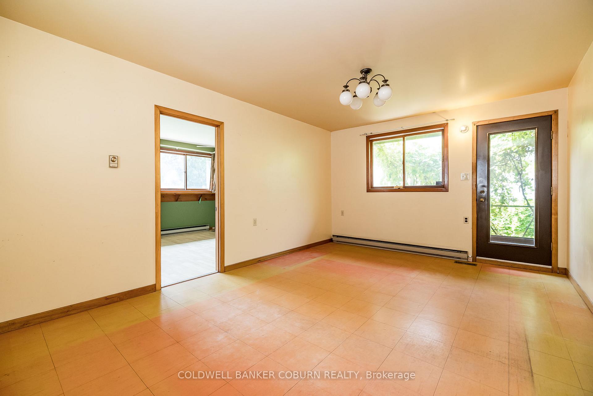 Photo 28 of 415 Lochaber Avenue, Ottawa, Westboro West — HOMEH