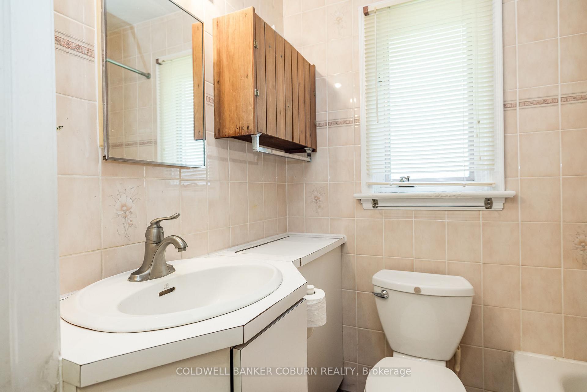 Photo 29 of 415 Lochaber Avenue, Ottawa, Westboro West — HOMEH
