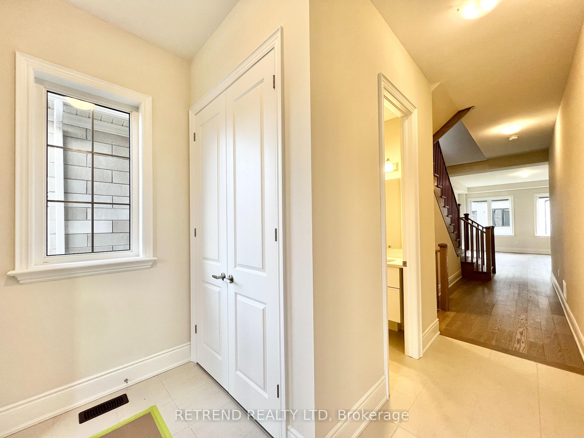 Photo 4 of 1348 Hydrangea Gardens, Oakville, Joshua Meadows — HOMEH