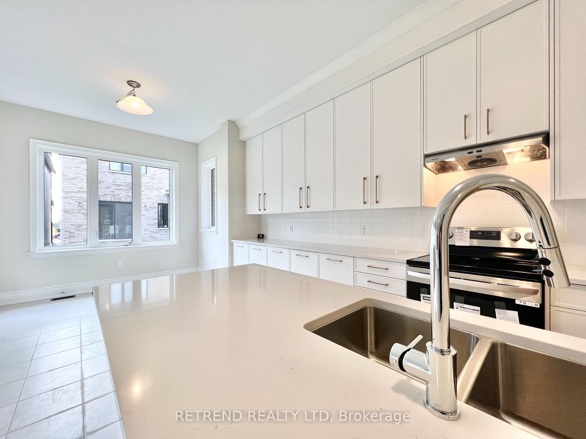 Photo 10 of 1348 Hydrangea Gardens, Oakville, Joshua Meadows — HOMEH