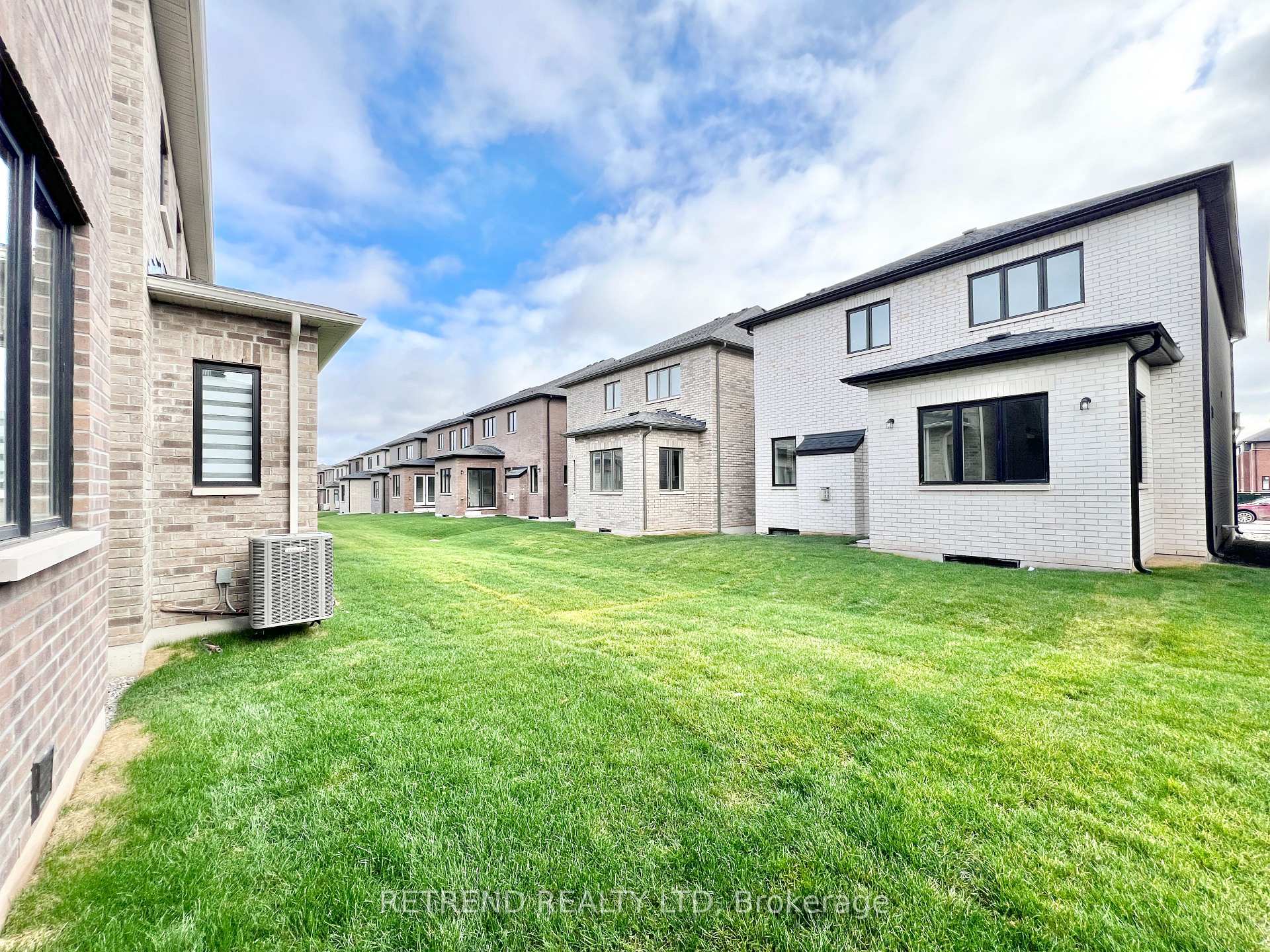 Photo 35 of 1348 Hydrangea Gardens, Oakville, Joshua Meadows — HOMEH
