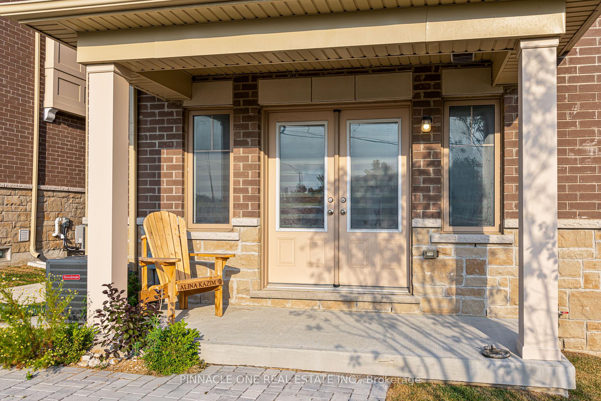 Photo 4 of 30 Ambereen Place, Clarington, Bowmanville — HOMEH
