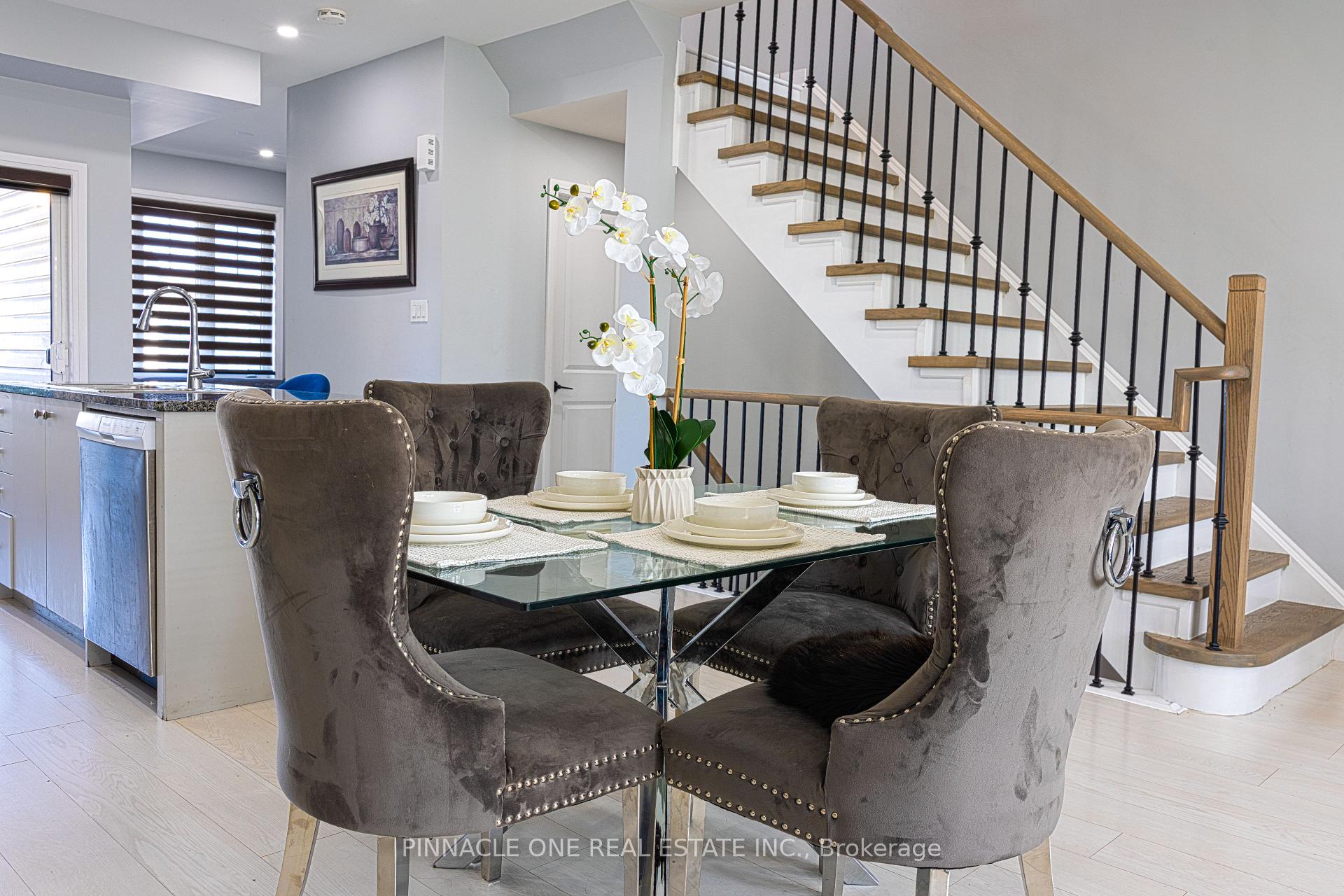 Photo 18 of 30 Ambereen Place, Clarington, Bowmanville — HOMEH