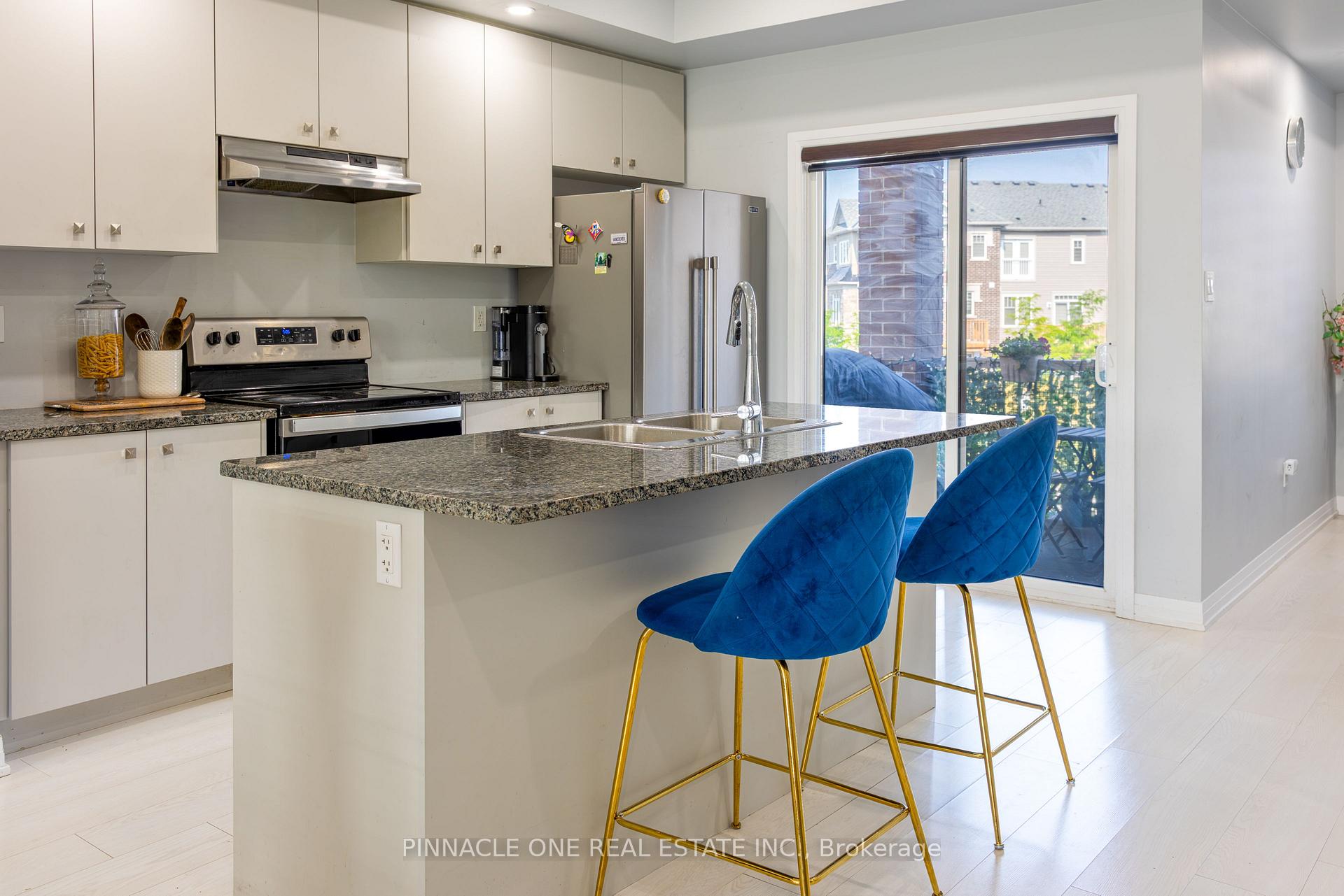 Photo 19 of 30 Ambereen Place, Clarington, Bowmanville — HOMEH