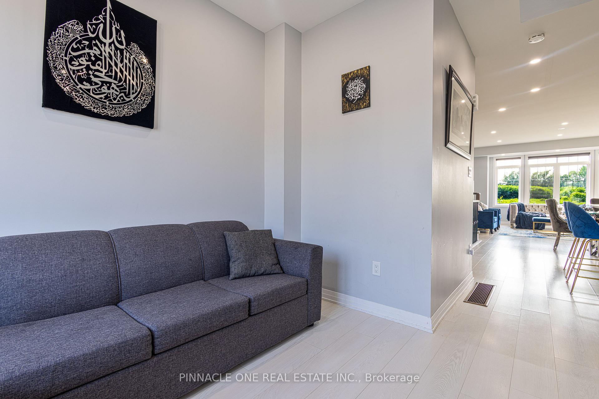 Photo 22 of 30 Ambereen Place, Clarington, Bowmanville — HOMEH