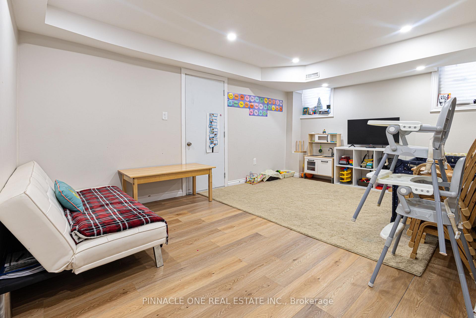 Photo 44 of 30 Ambereen Place, Clarington, Bowmanville — HOMEH
