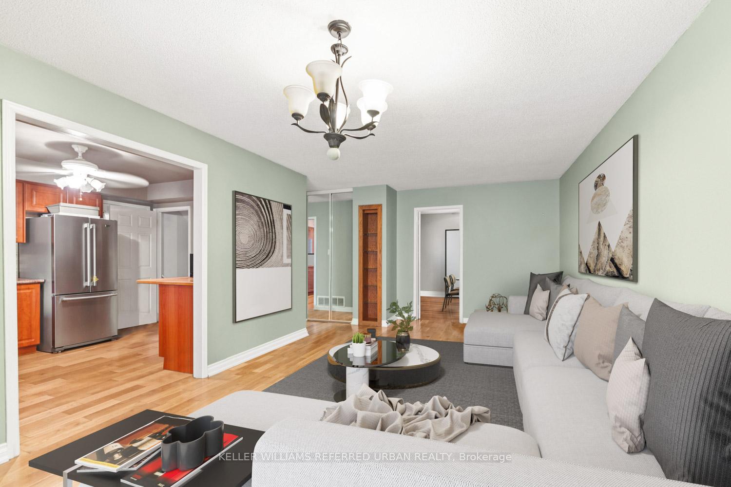 Photo 3 of 20 Biscayne Boulevard, Georgina, Keswick South — HOMEH