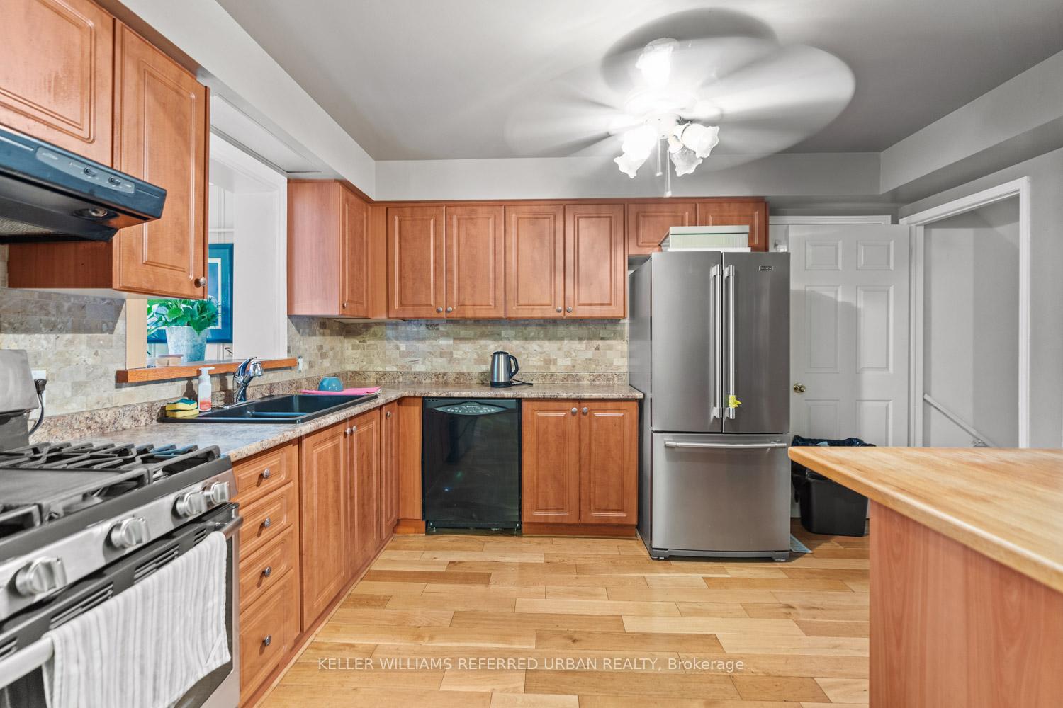 Photo 5 of 20 Biscayne Boulevard, Georgina, Keswick South — HOMEH