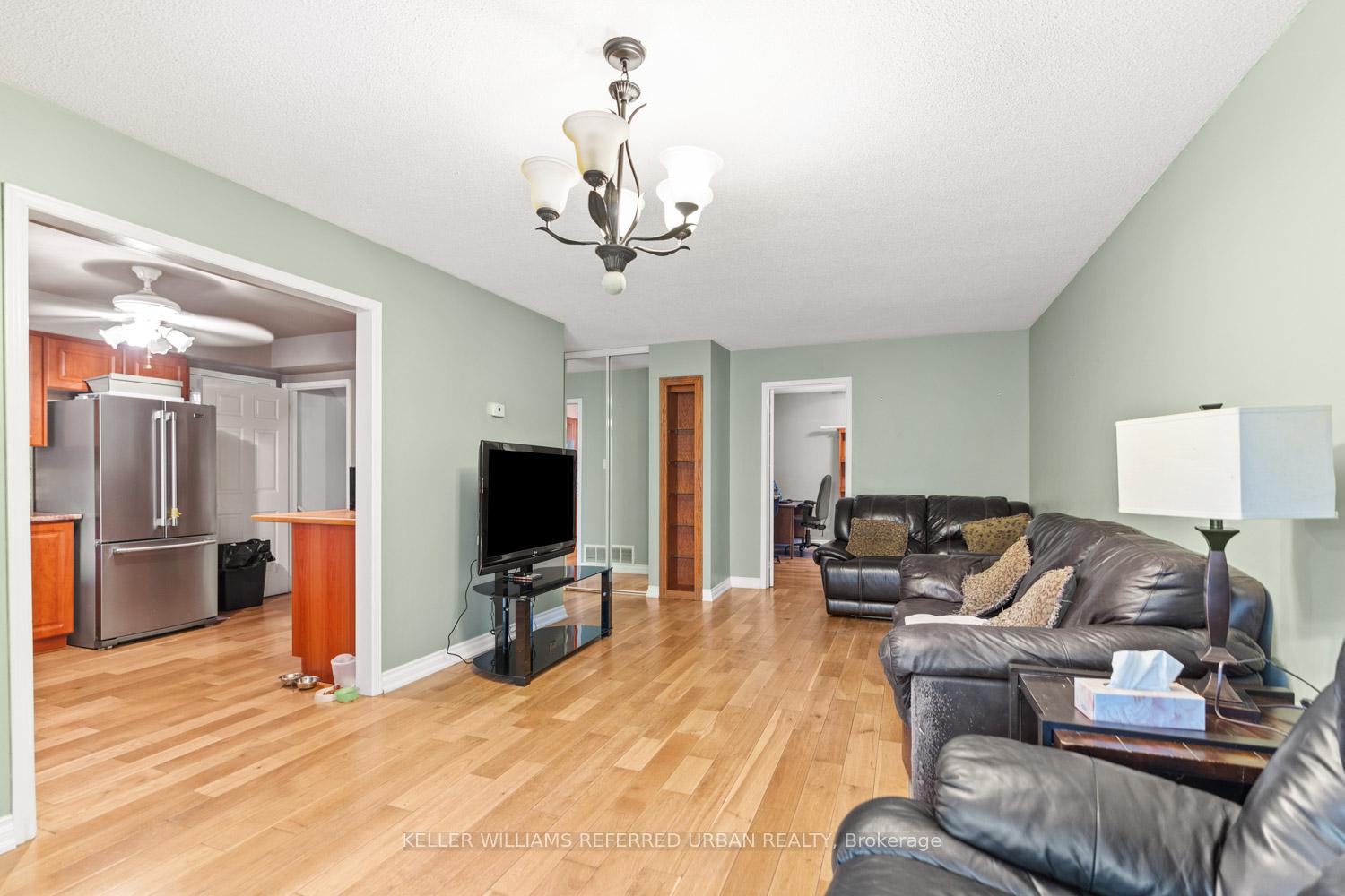Photo 13 of 20 Biscayne Boulevard, Georgina, Keswick South — HOMEH