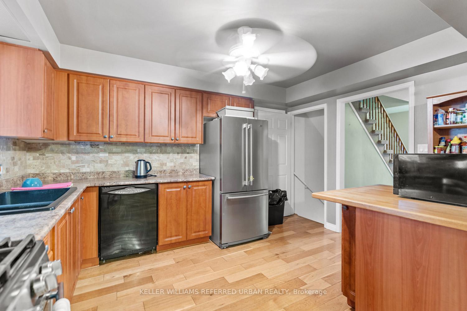 Photo 15 of 20 Biscayne Boulevard, Georgina, Keswick South — HOMEH