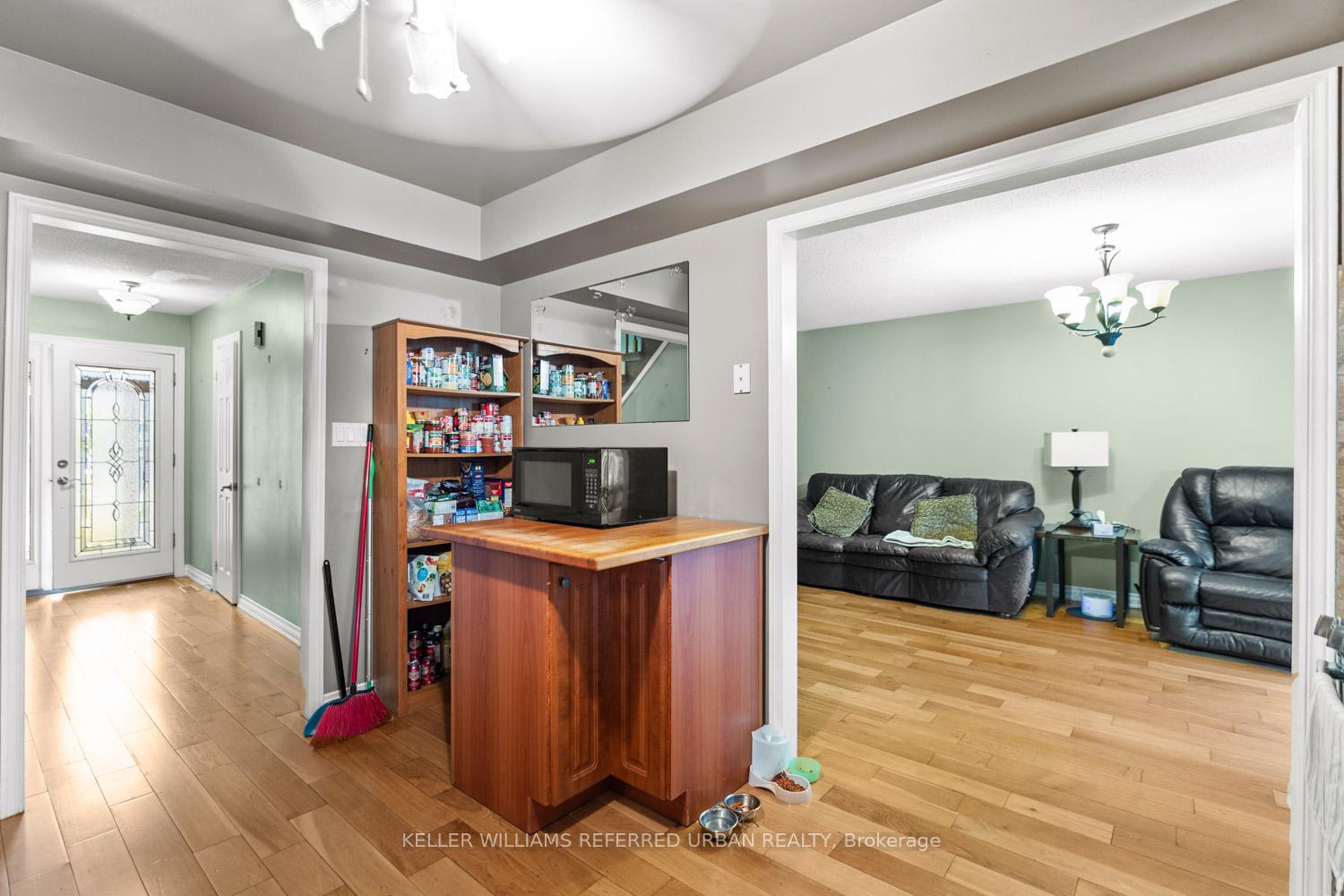 Photo 16 of 20 Biscayne Boulevard, Georgina, Keswick South — HOMEH