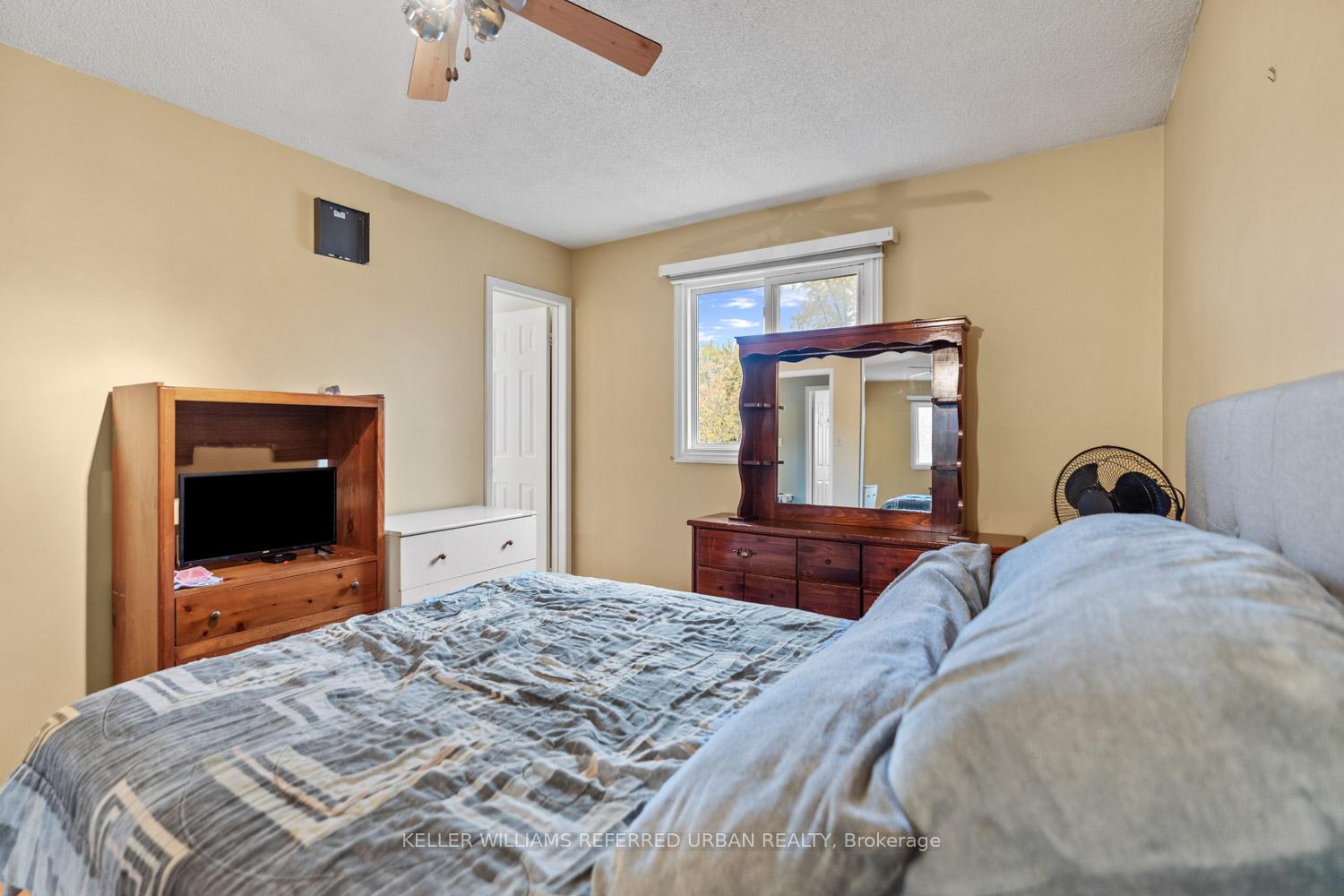Photo 23 of 20 Biscayne Boulevard, Georgina, Keswick South — HOMEH