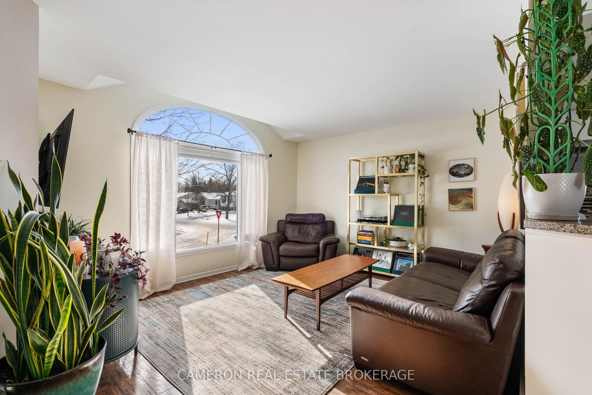 Photo 4 of 225 Wellington Street E, Cornwall — HOMEH